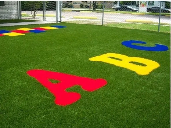 幼儿园铺设人造草坪都有哪些好处